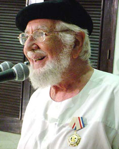 Orden José Martí para Ernesto Cardenal
